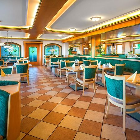 Ferienhotel Hofer Superior Strass im Attergau Bagian luar foto
